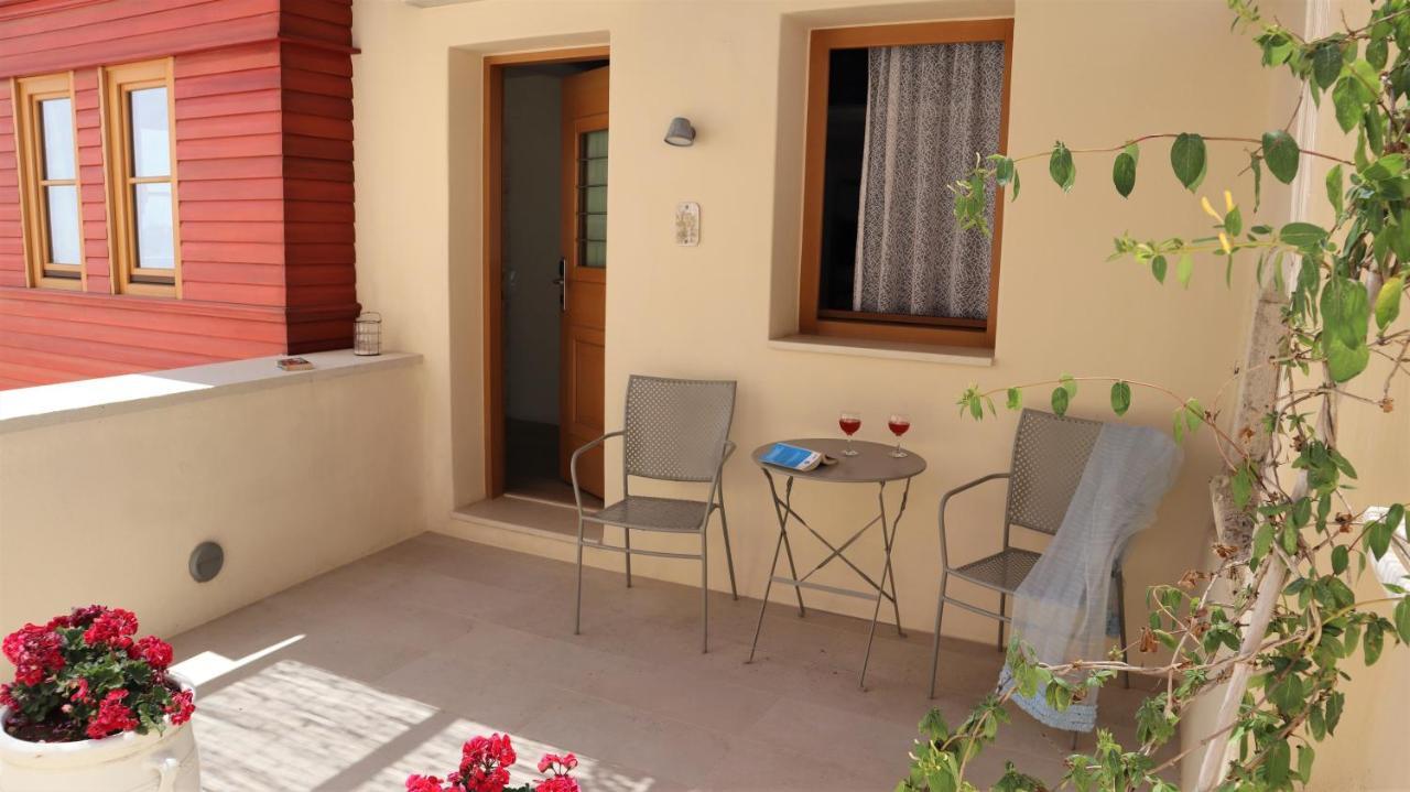 Veranda Rossa Suites レティムノ エクステリア 写真